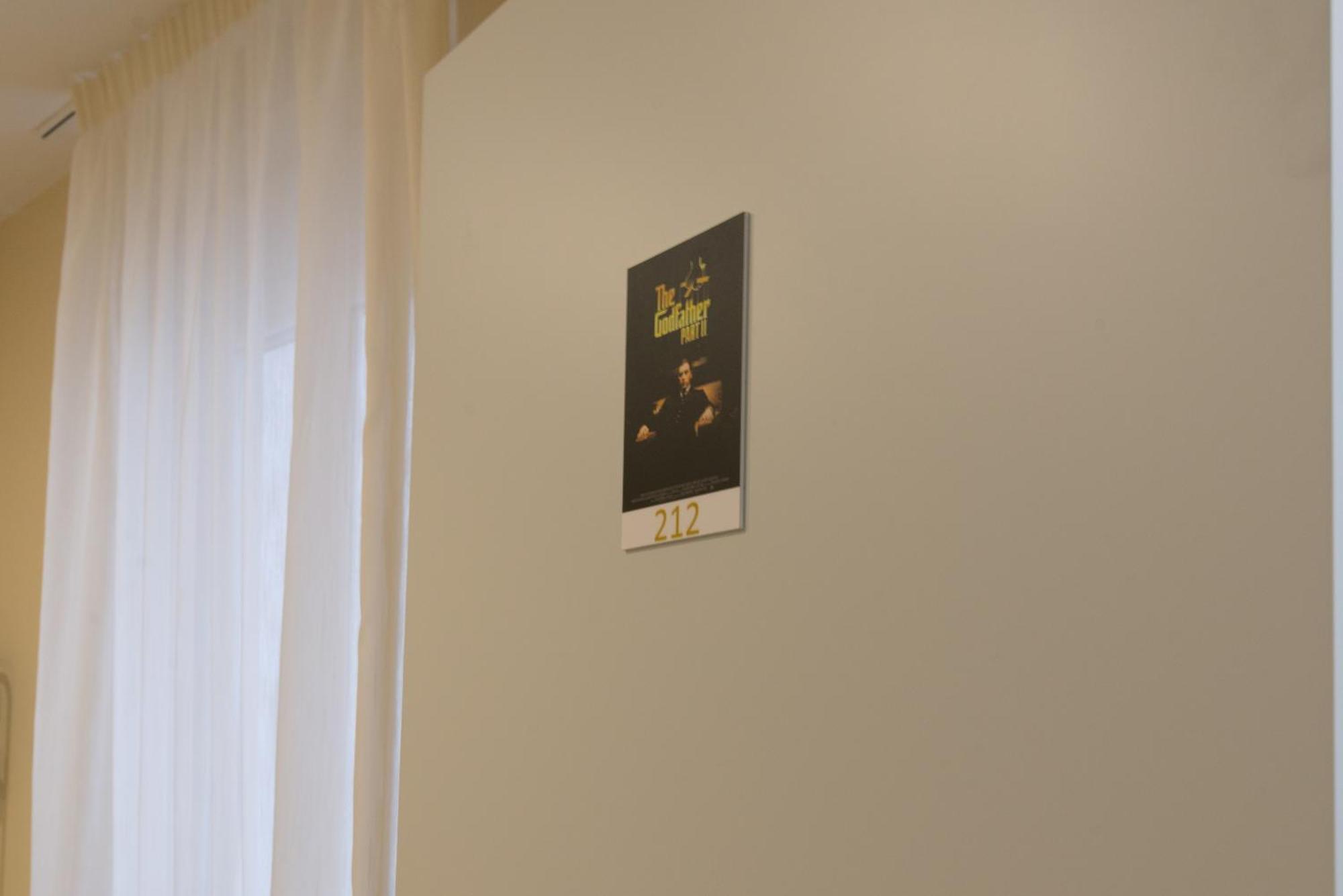 Hostal Art Madrid Exterior photo