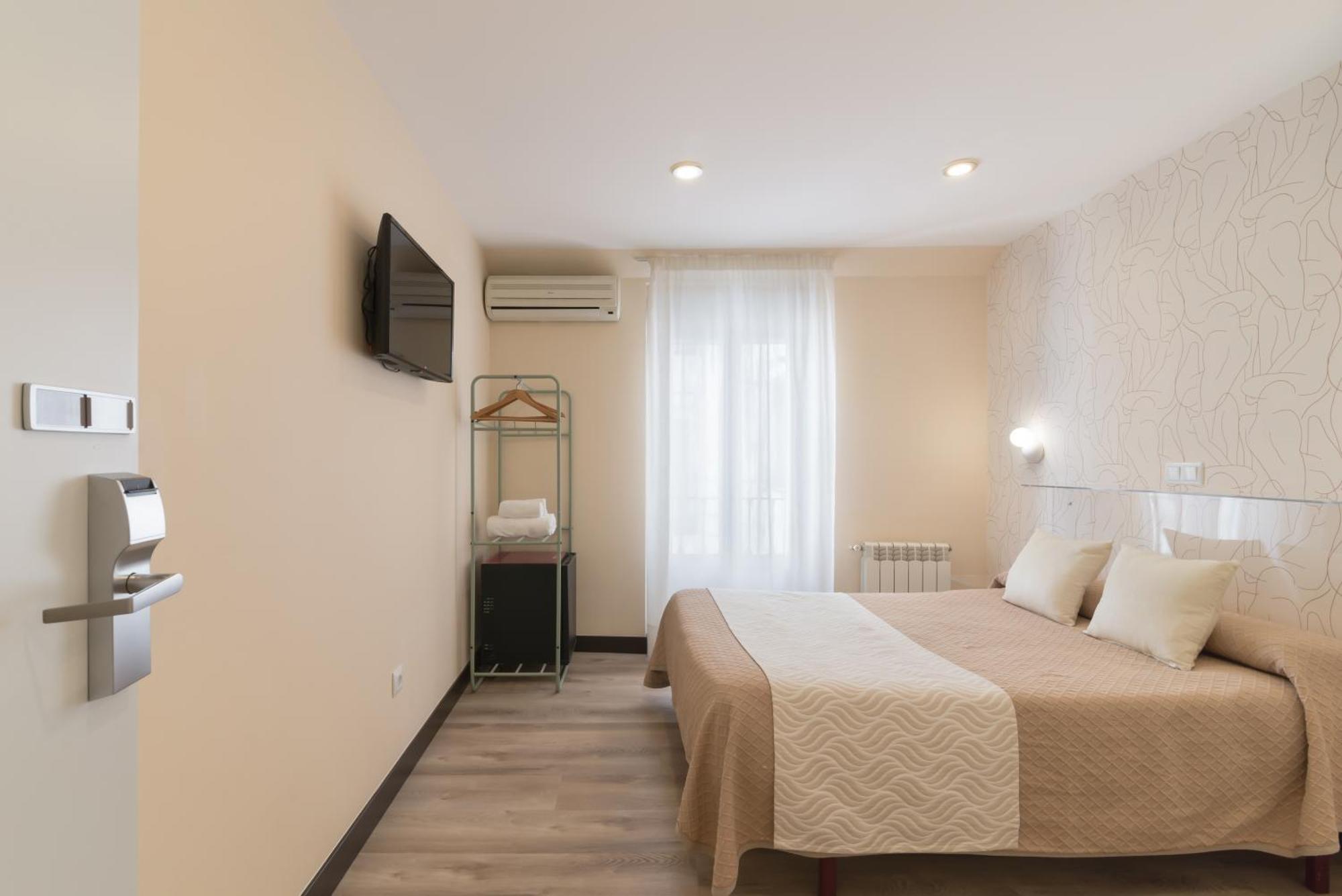 Hostal Art Madrid Exterior photo