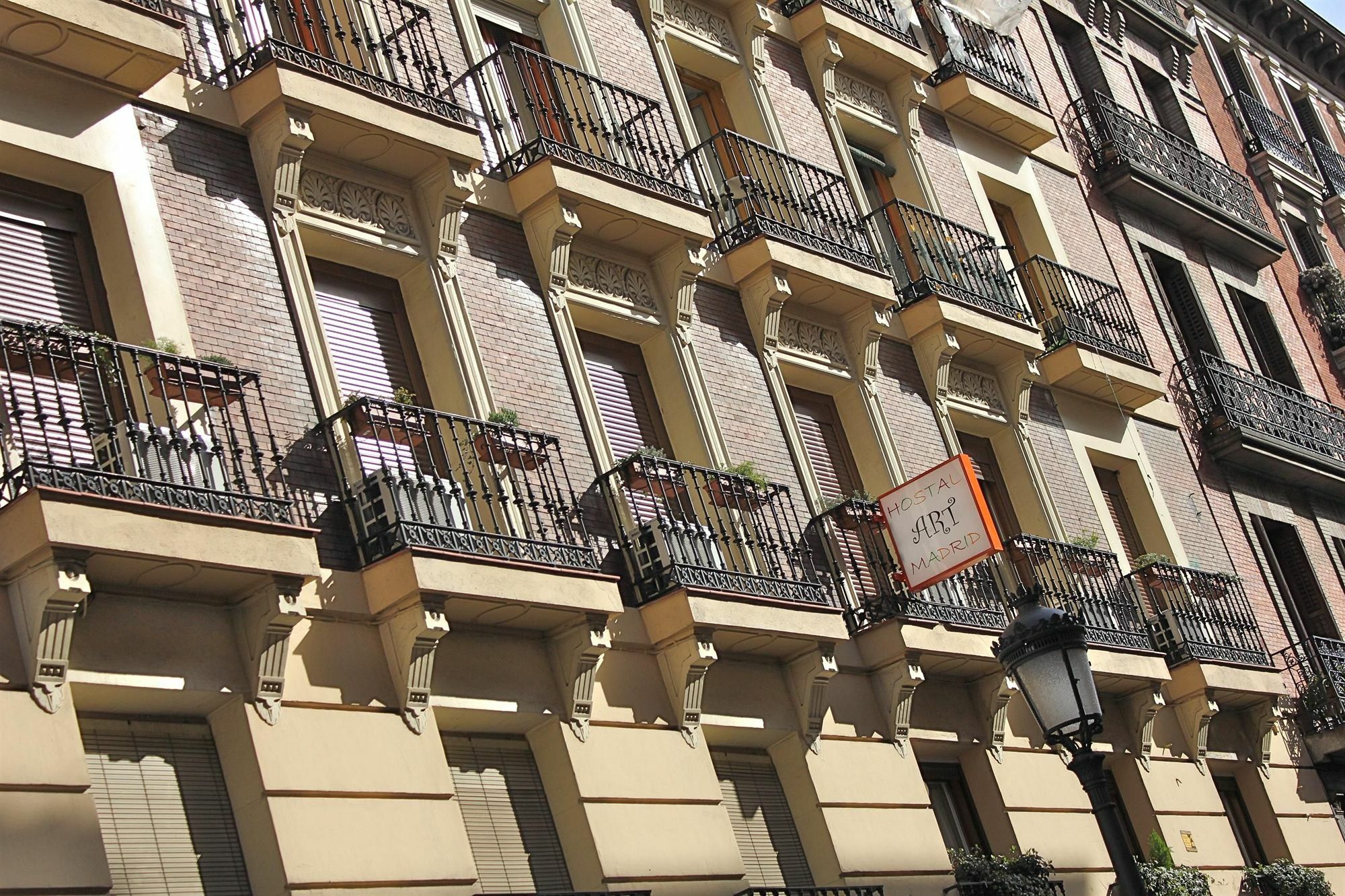 Hostal Art Madrid Exterior photo