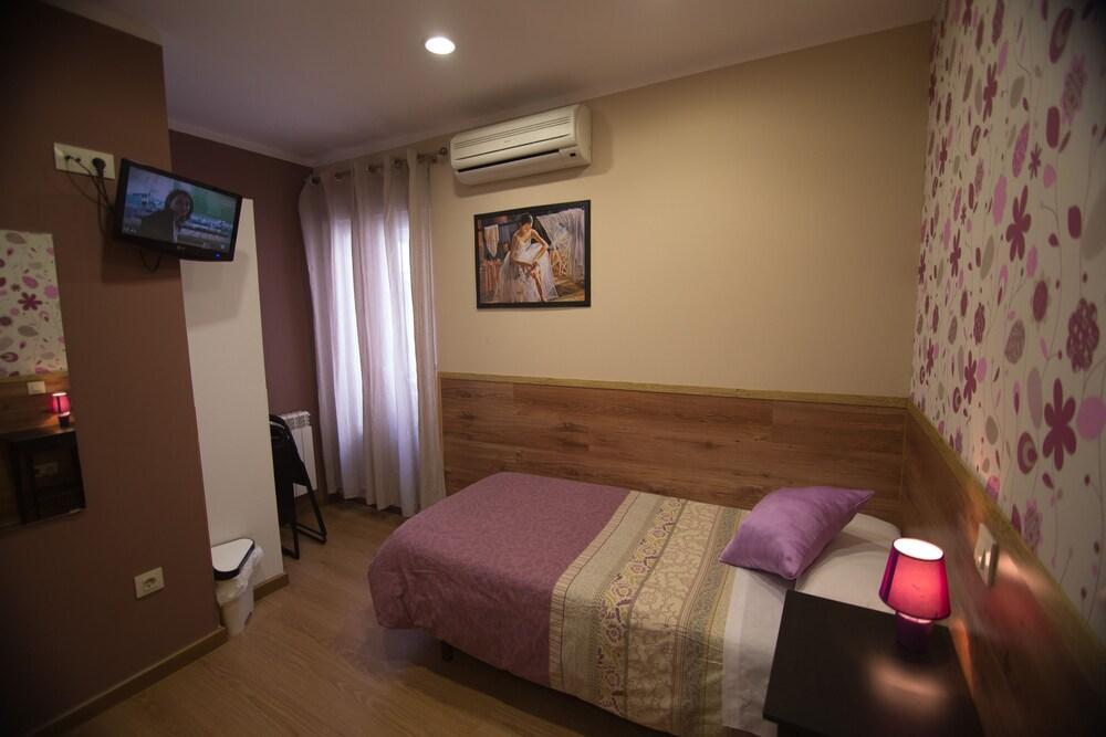 Hostal Art Madrid Exterior photo